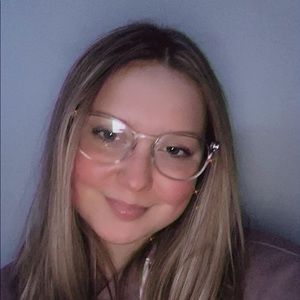 Meet your Posher, Lydia